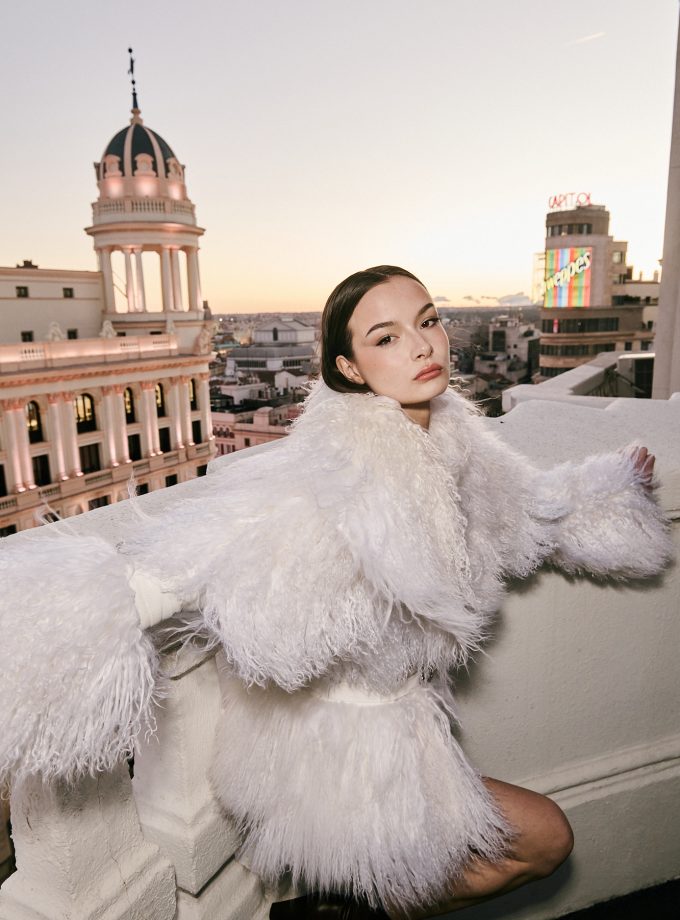 Abrigo de pelo con cinturones